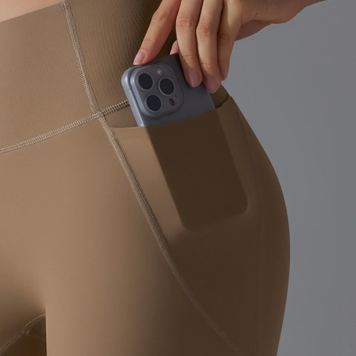 Damen Rad-Shorts mit Hohem Bund und Praktischen Seitentaschen Heidi-Mode - Image 4