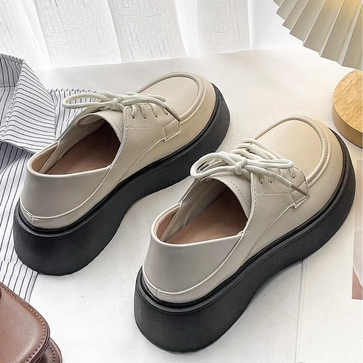 Damen Schnürschuhe mit modischem Plateau und edlem Obermaterial Heidi Mode - Image 2
