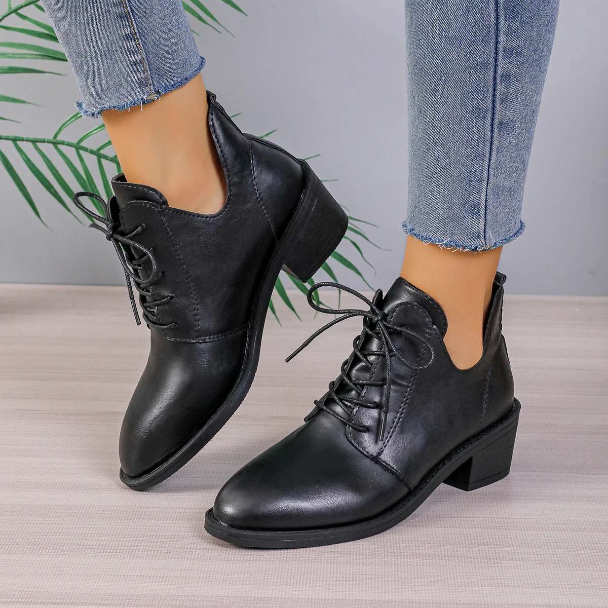 Damen Schnürstiefeletten aus feinem Leder mit modernem Design Heidi Mode