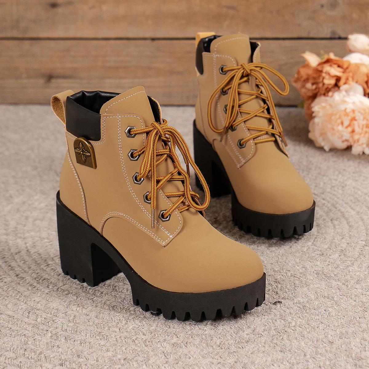 Damen Schnürstiefeletten mit markanten Profilsohlen und elegantem Anhänger Heidi Mode - Image 7