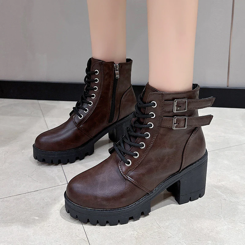 Damen Schnürstiefeletten mit modischen Schnallen und robustem Blockabsatz Heidi Mode - Image 7