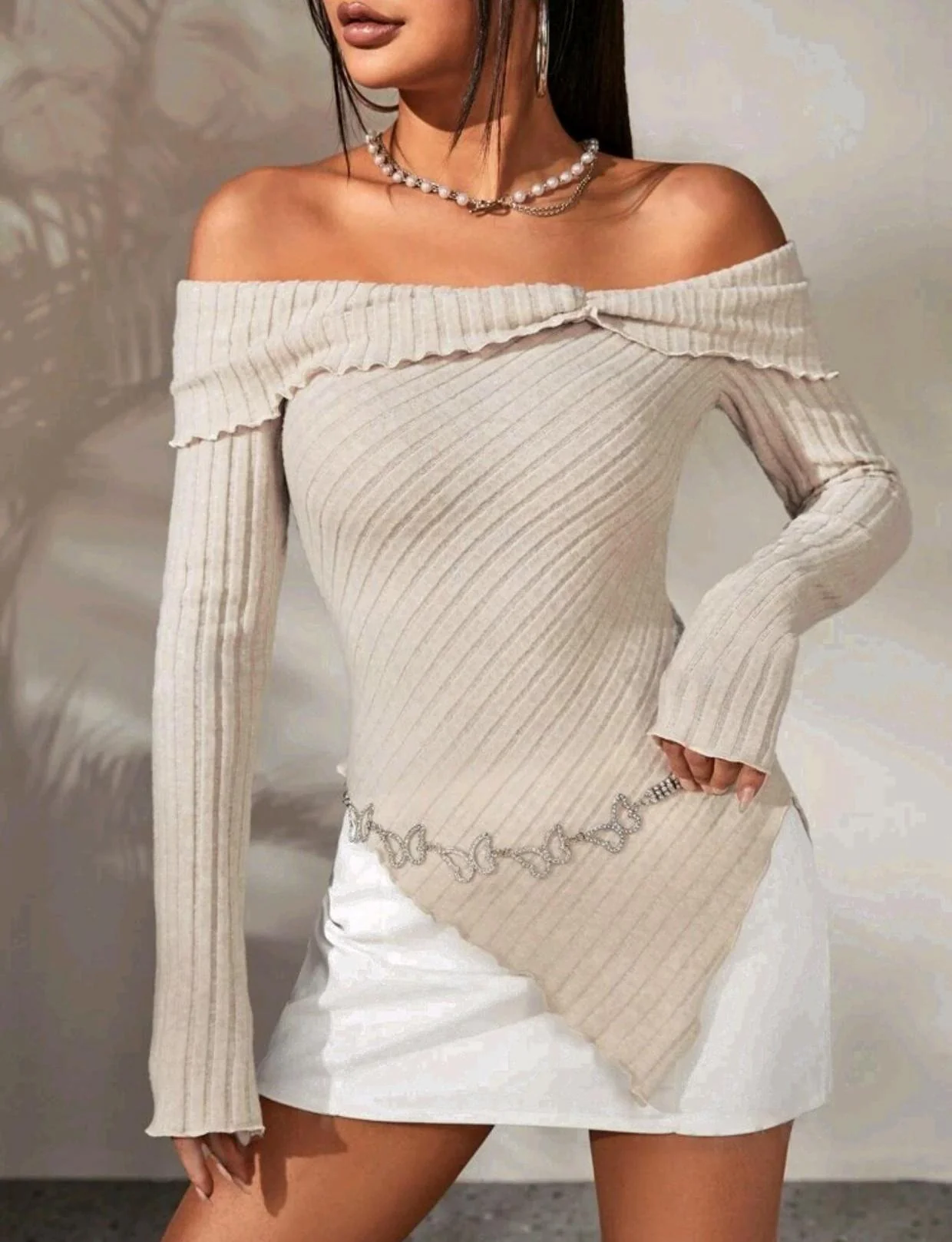 Damen Schulterfreies Oberteil Aus Rippstrick mit Asymmetrischem Saum und Dekorativen Details Heidi-Mode - Image 6