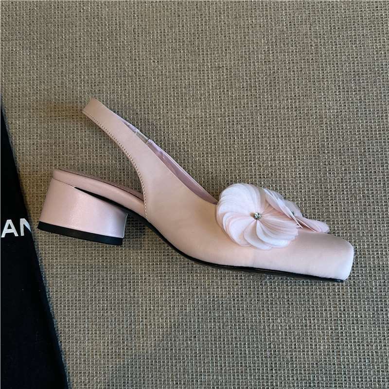 Damen Slingback Schuhe mit floralen Applikationen und komfortablem Absatz Heidi Mode - Image 3