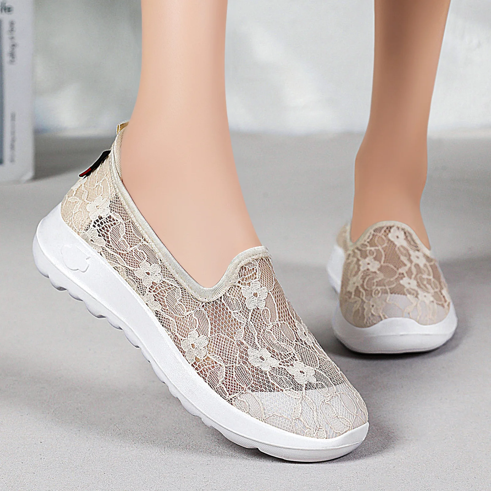 Damen Slip-On Freizeitschuhe mit floraler Spitze Heidi Mode - Image 3