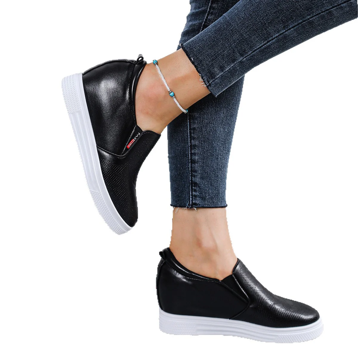 Damen Slip-On Sneakers mit atmungsaktiver Oberflächenstruktur und rutschfester Sohle Heidi Mode - Image 5
