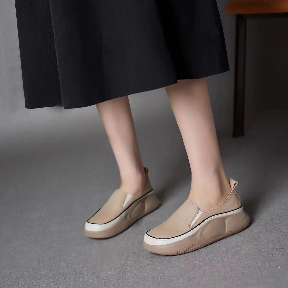 Damen Slip-On Sneakers mit ergonomischem Design und strukturiertem Obermaterial Heidi Mode - Image 2