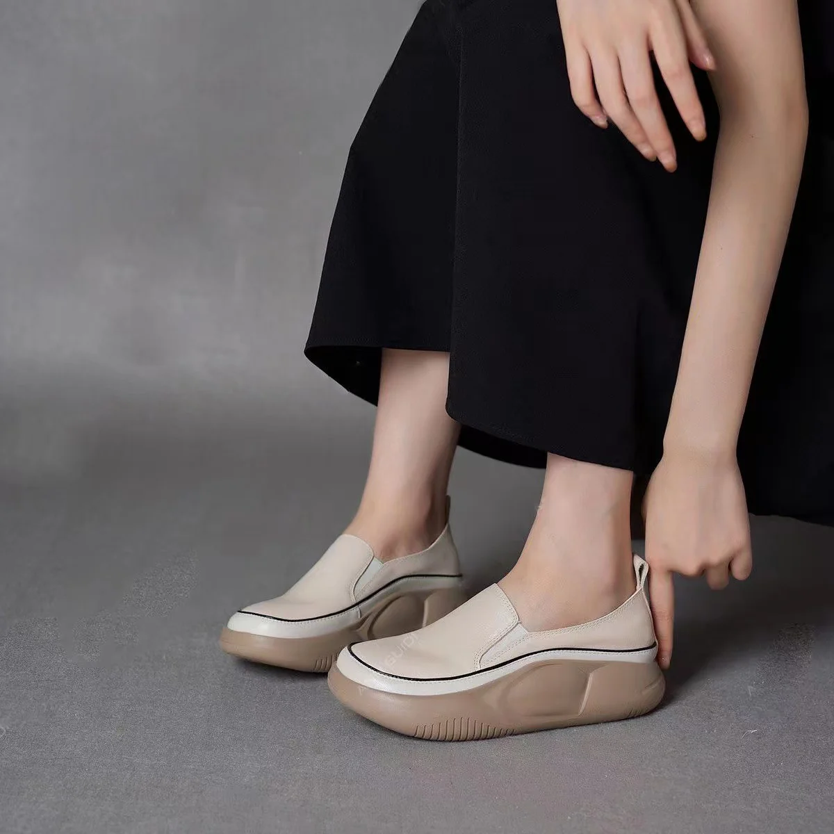 Damen Slip-On Sneakers mit ergonomischem Design und strukturiertem Obermaterial Heidi Mode - Image 6