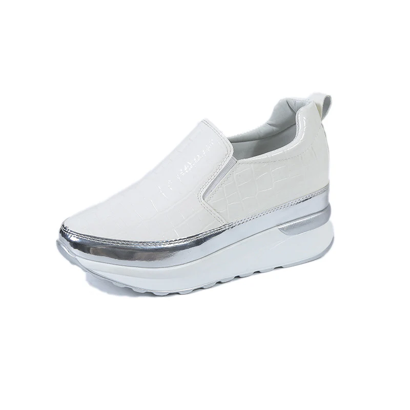 Damen Slip-On Sneakers mit modernem Lackleder und trendigem Metallic-Detail Heidi Mode - Image 8