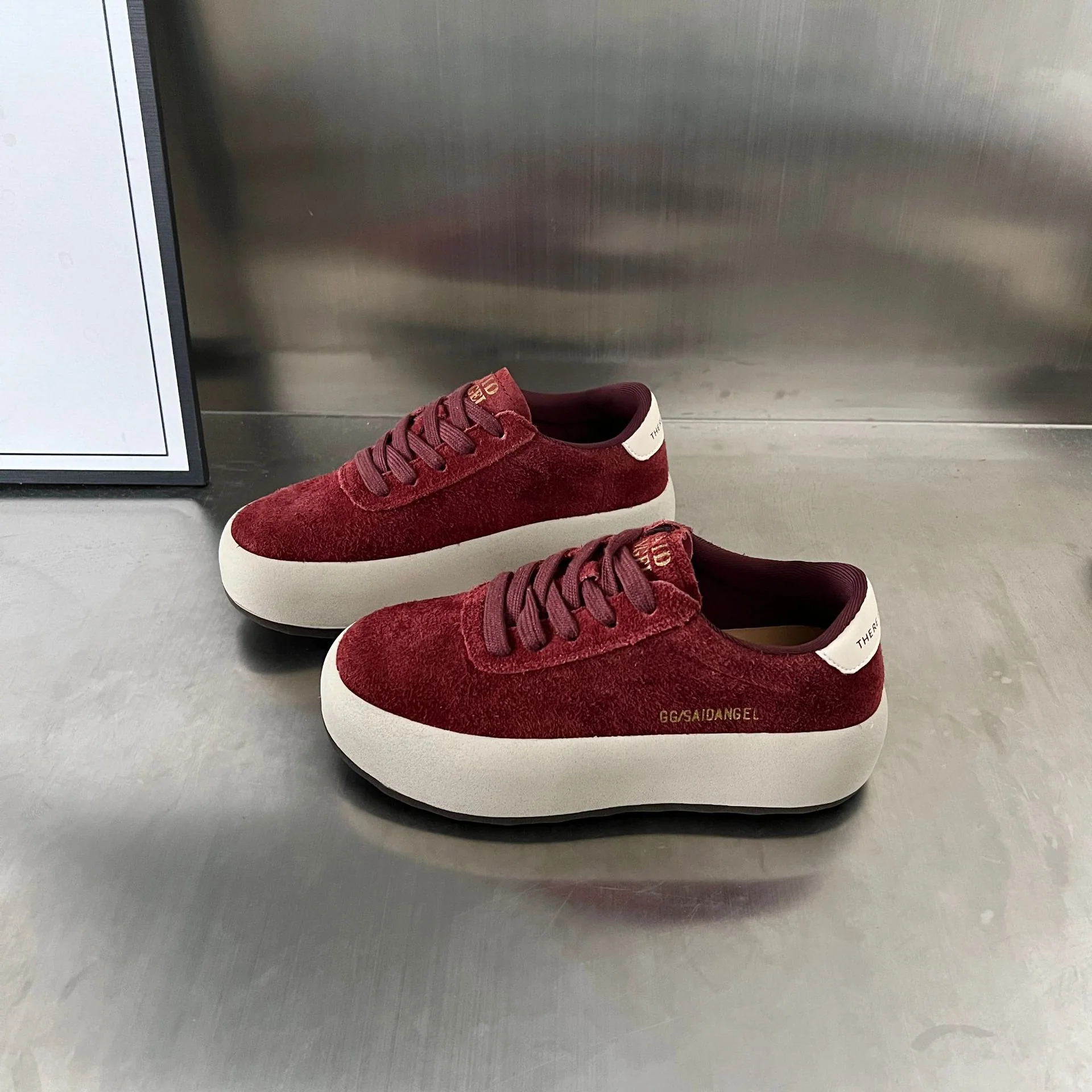 Damen Sneaker aus hochwertigem Wildleder mit dämpfender Sohle Heidi Mode - Image 2