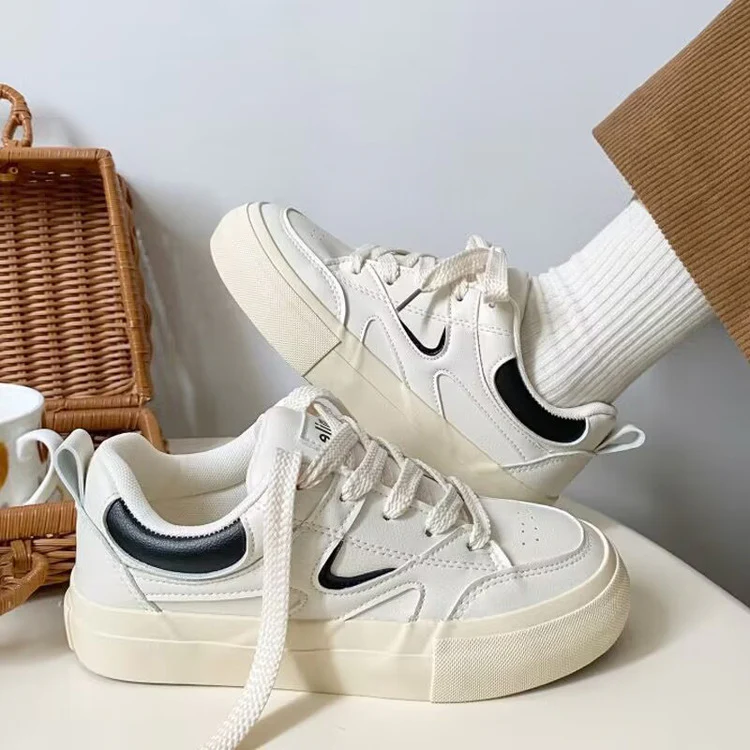 Damen Sneaker im sportlichen Design mit atmungsaktivem Obermaterial und dämpfender Sohle Heidi Mode - Image 4