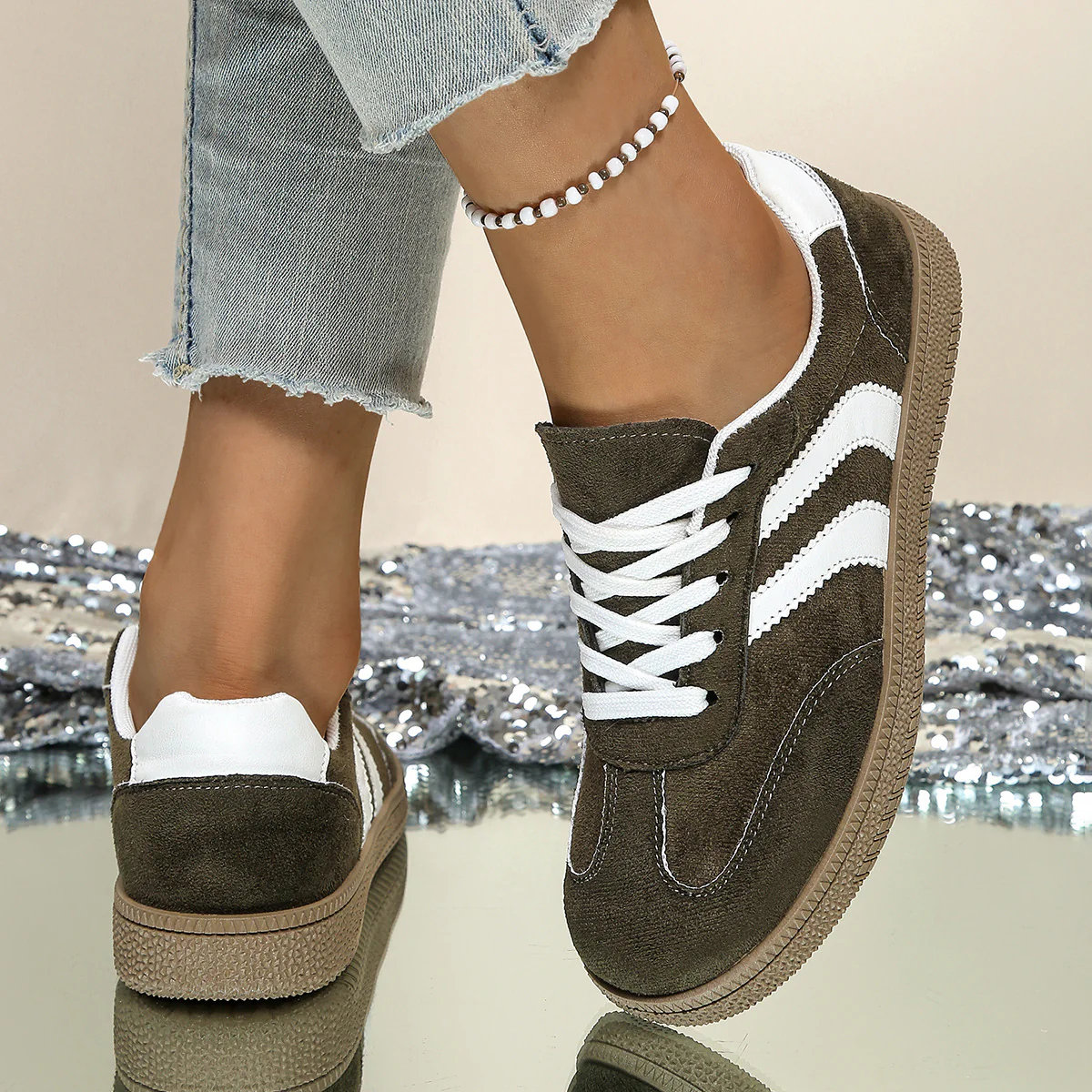 Damen Sneaker mit bequemer Polsterung und modischen Akzenten Heidi Mode - Image 3