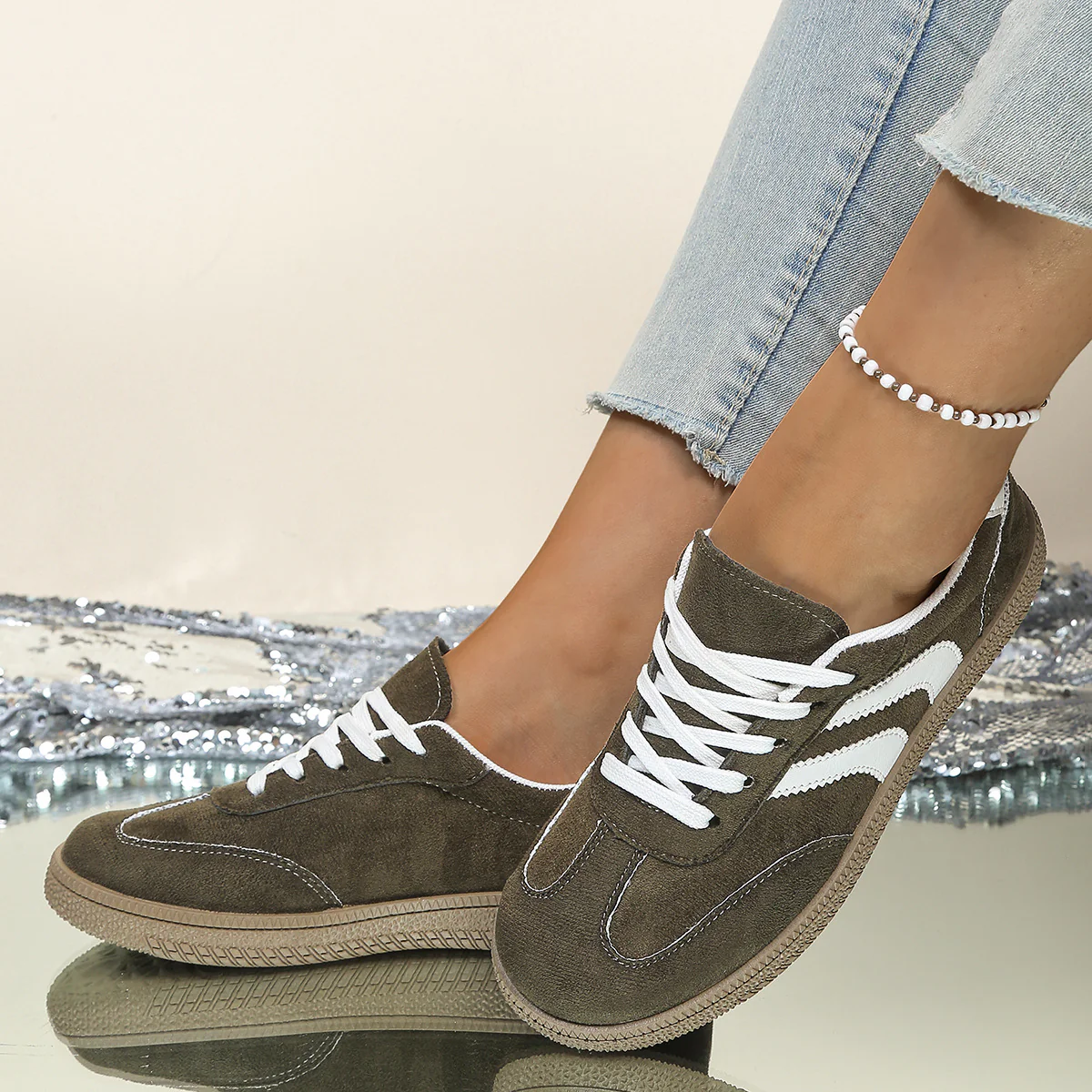 Damen Sneaker mit bequemer Polsterung und modischen Akzenten Heidi Mode - Image 4