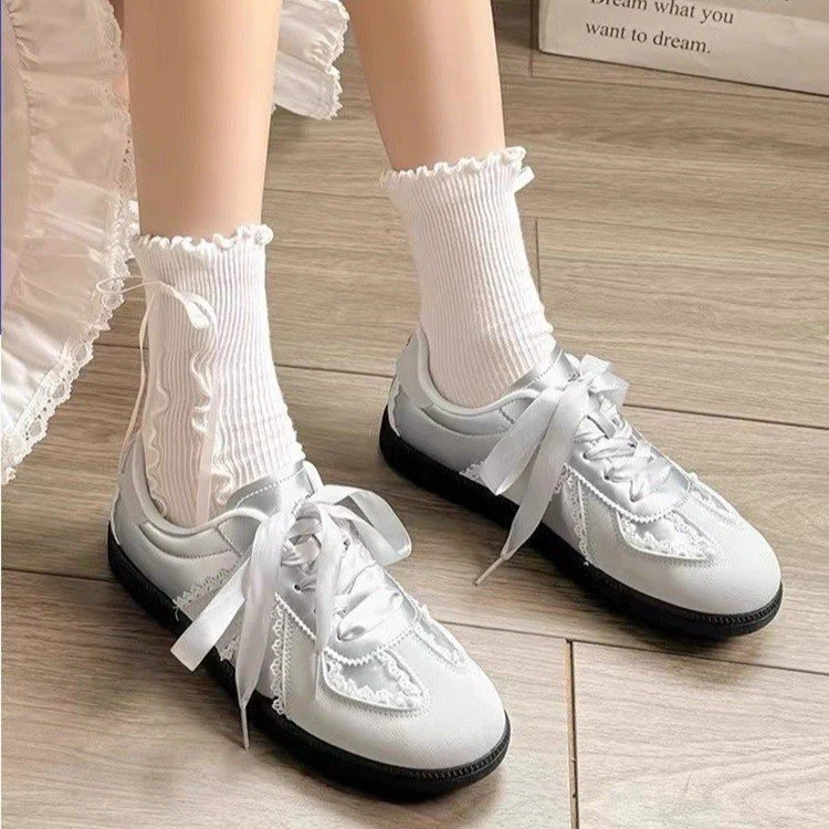 Damen Sneaker mit dekorativer Spitzenapplikation Heidi Mode - Image 3