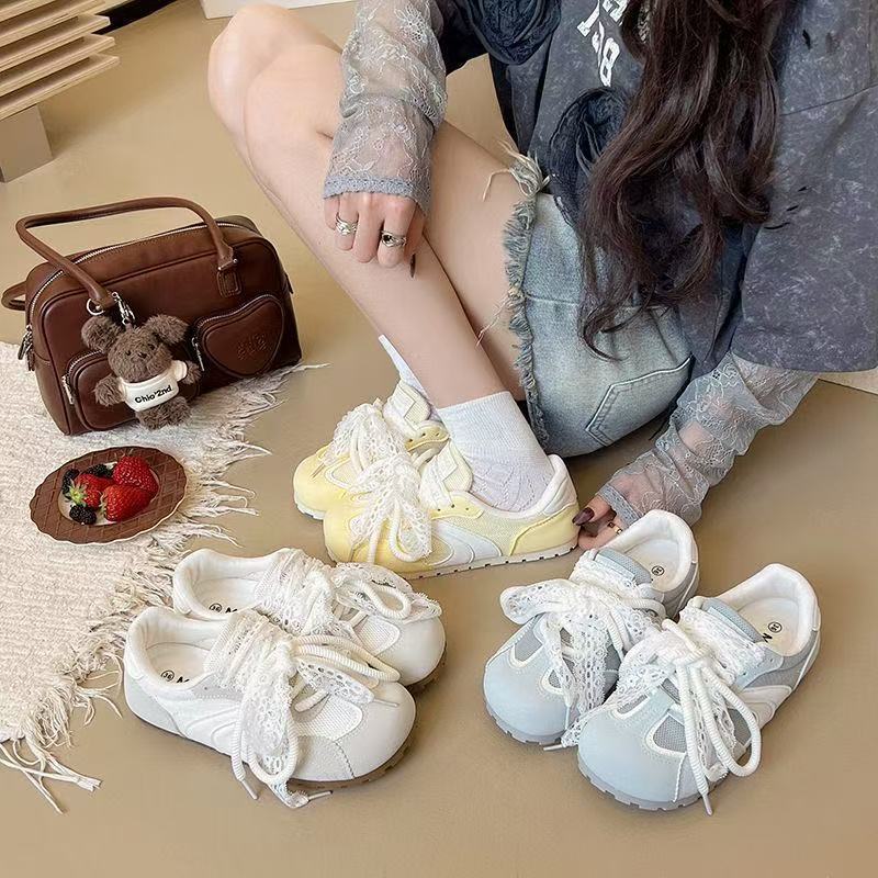 Damen Sneaker mit eleganten Spitzenakzenten und komfortabler Dämpfung Heidi Mode - Image 5