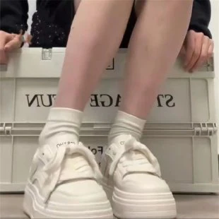 Damen Sneaker mit hochgezogener Plateausohle und atmungsaktiver Oberflächenstruktur Heidi Mode - Image 3