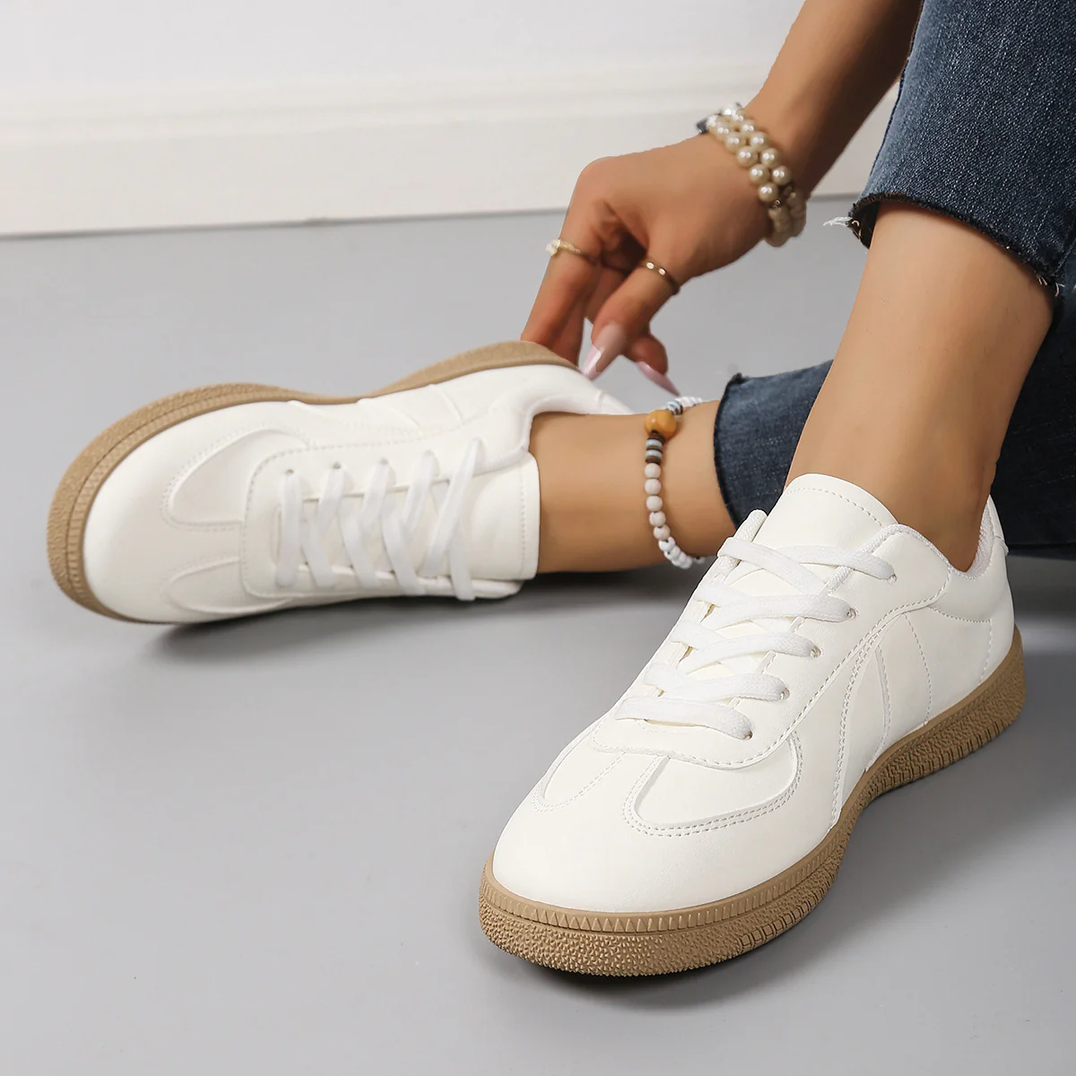 Damen Sneaker mit sportlichem Design und strapazierfähiger Gummisohle Heidi Mode