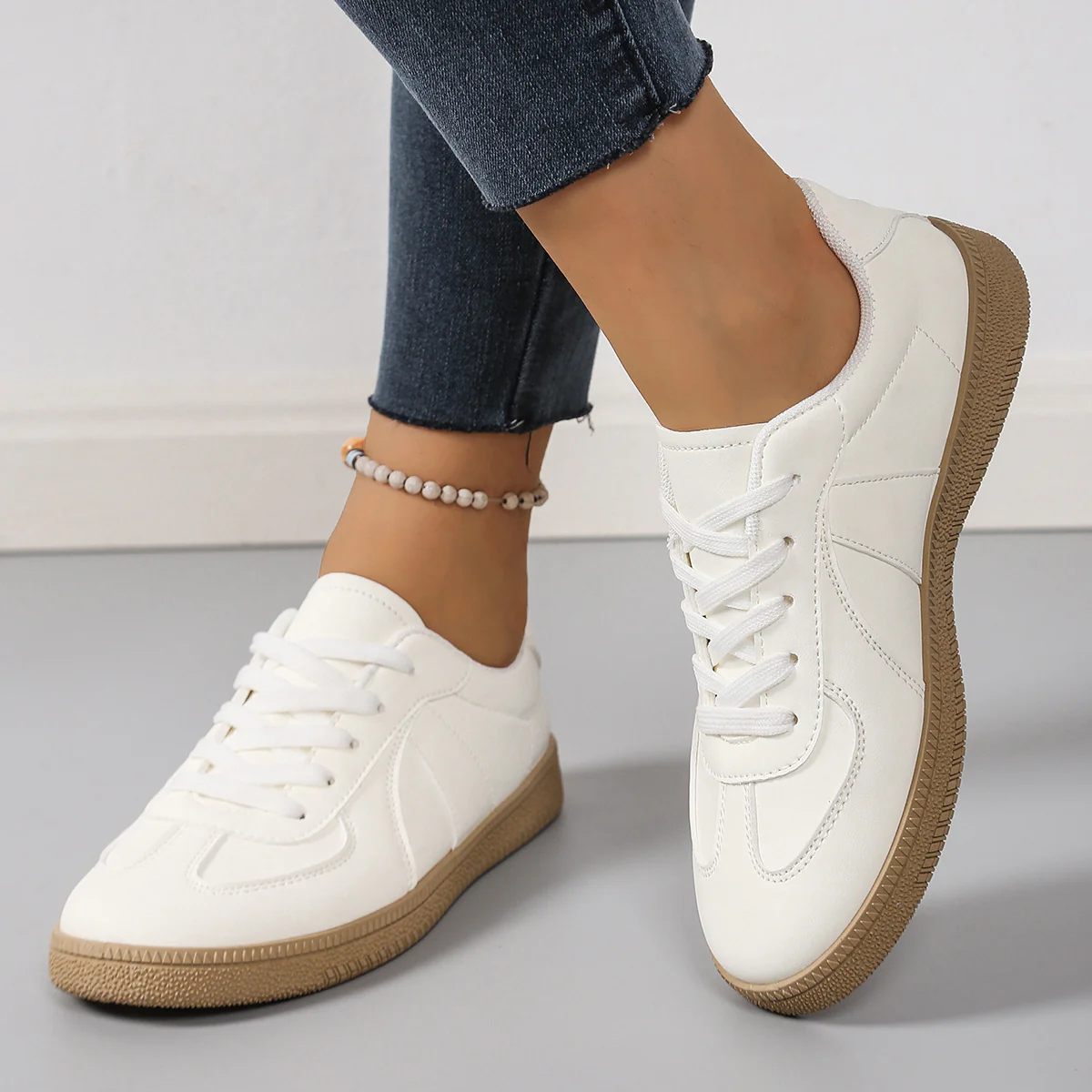 Damen Sneaker mit sportlichem Design und strapazierfähiger Gummisohle Heidi Mode - Image 2