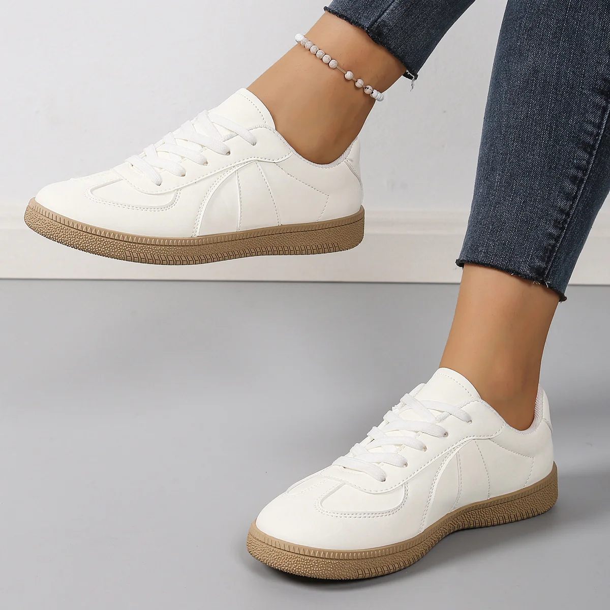 Damen Sneaker mit sportlichem Design und strapazierfähiger Gummisohle Heidi Mode - Image 3