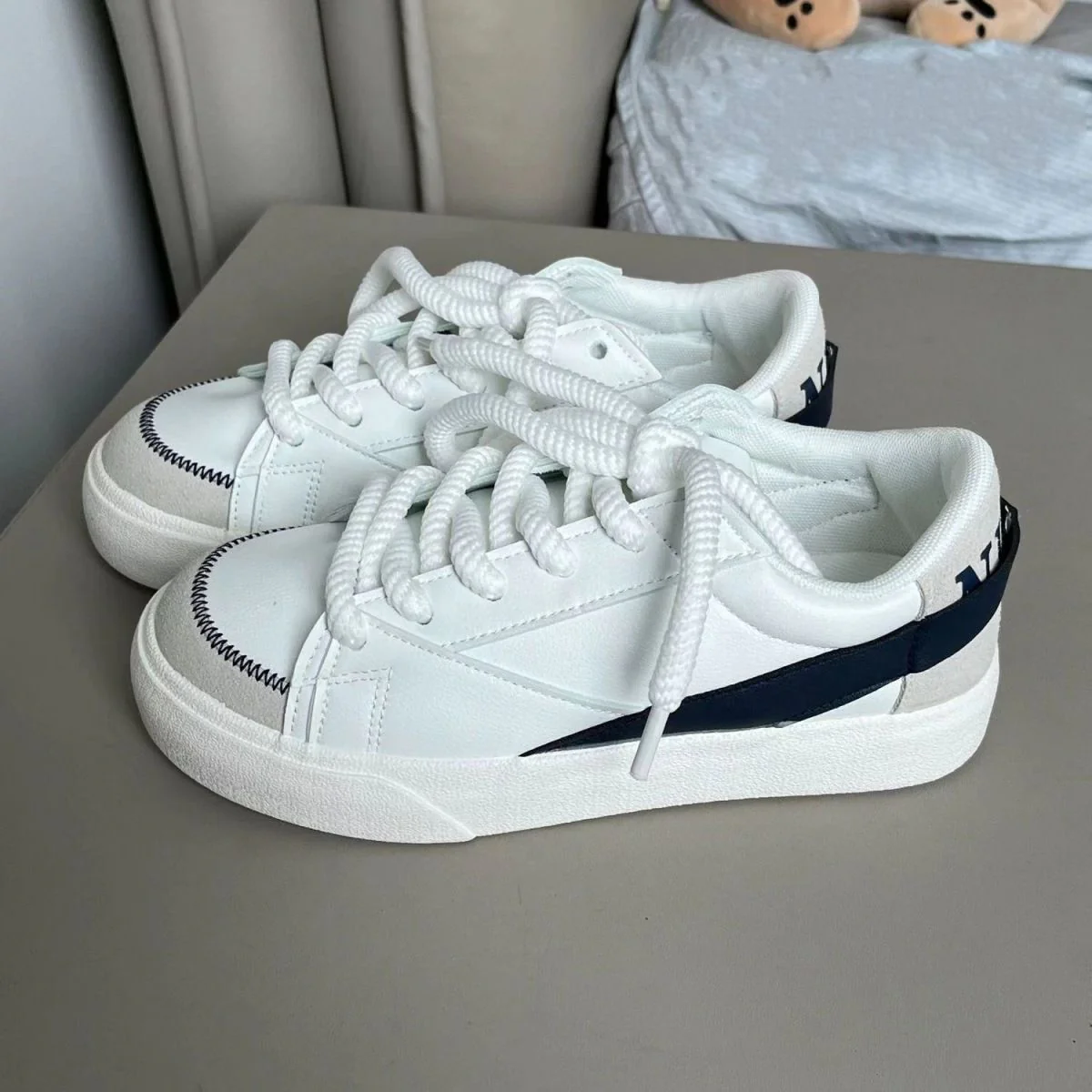 Damen Sneaker mit strapazierfähigem Obermaterial und modischem Design Heidi Mode - Image 2
