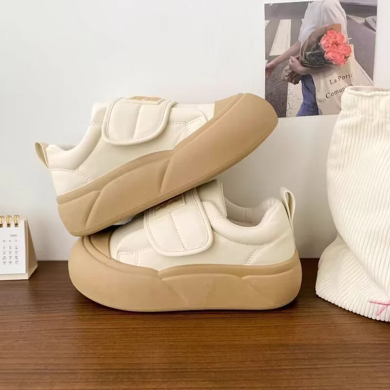 Damen Sneaker mit verstellbarem Klettverschluss und dämpfender Sohle Heidi Mode - Image 7