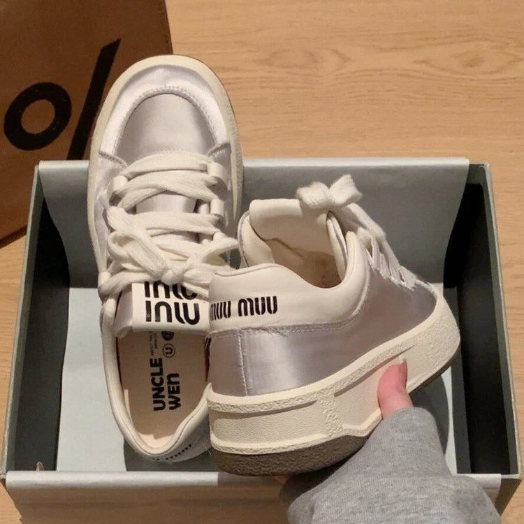 Damen Sneaker mit weichem Satin-Obermaterial und praktischer Schnürung Heidi Mode - Image 3