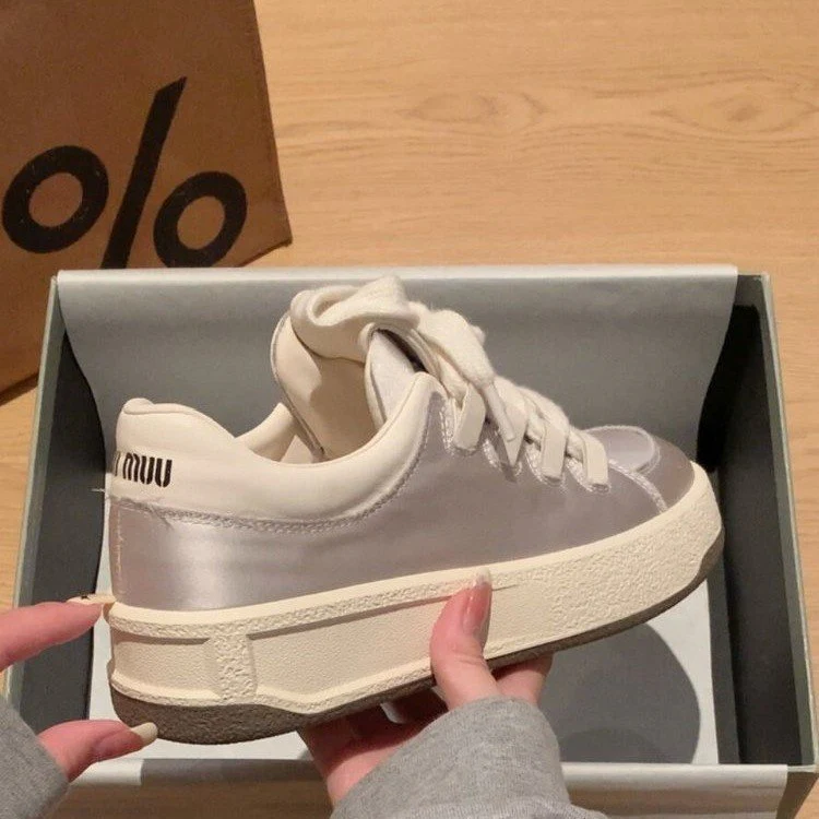 Damen Sneaker mit weichem Satin-Obermaterial und praktischer Schnürung Heidi Mode - Image 4