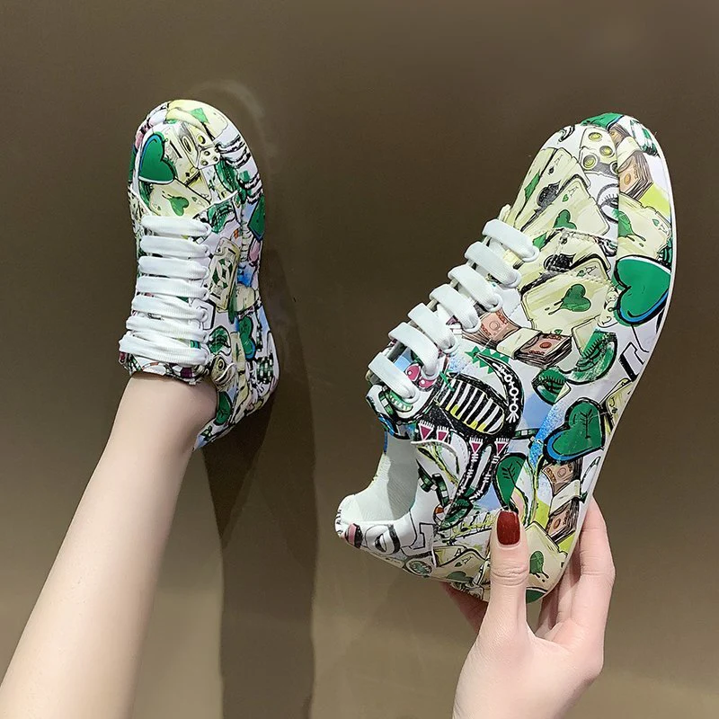 Damen Sneakers im bunten Comic-Design mit rutschfester Sohle Heidi Mode - Image 7