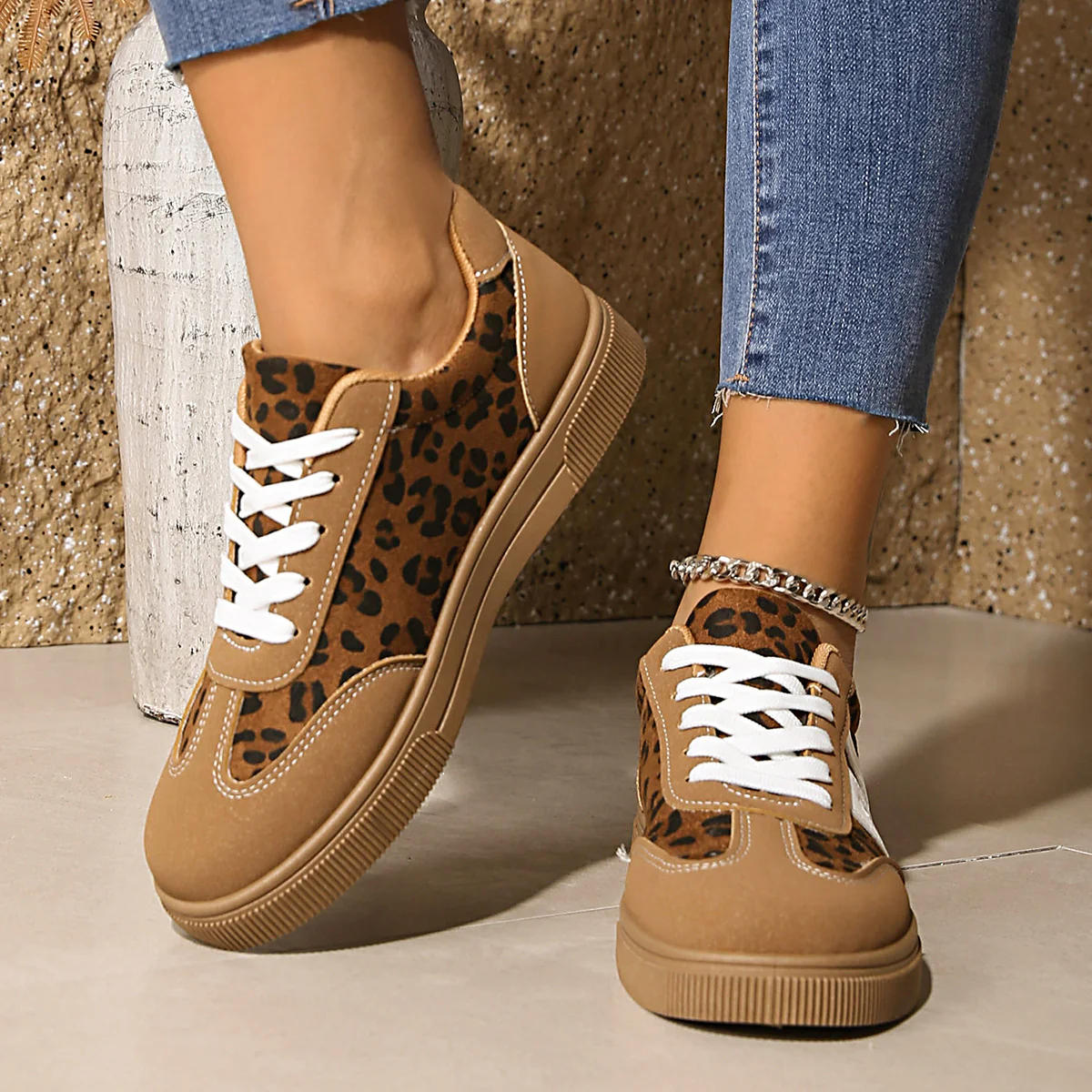 Damen Sneakers im eleganten Leo-Design mit abriebfester Sohle und atmungsaktiver Konstruktion Heidi Mode - Image 3