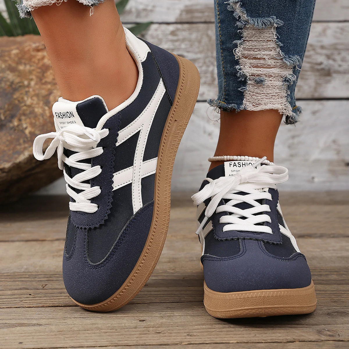 Damen Sneakers im Retro-Design mit hochwertiger Schnürung Heidi Mode - Image 2