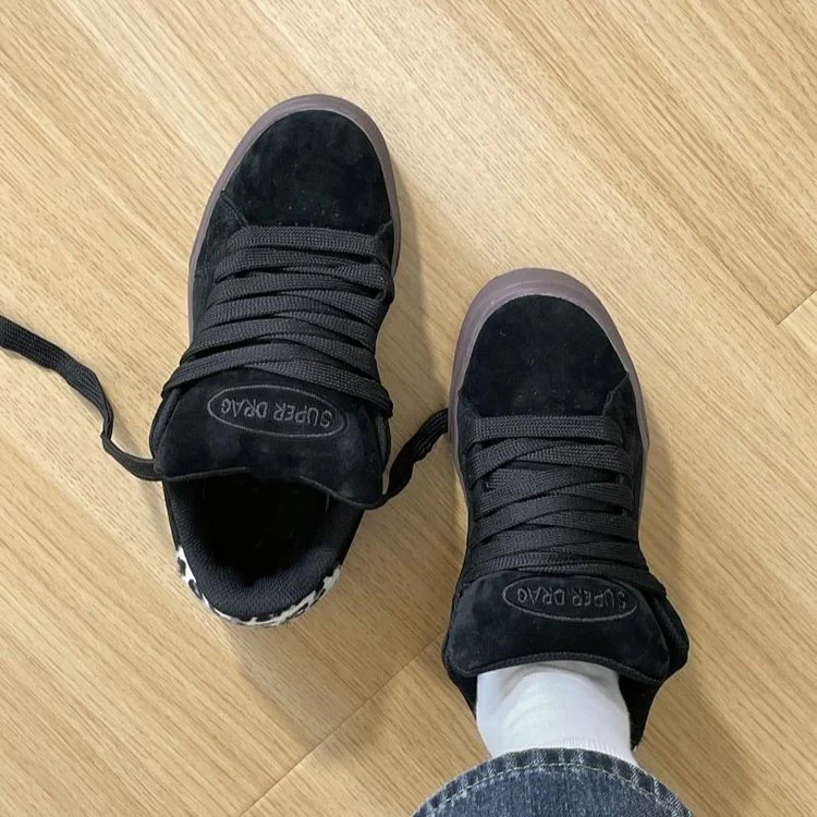 Damen Sneakers im sportiven Design mit weichem Veloursleder und modischen Akzenten Heidi Mode