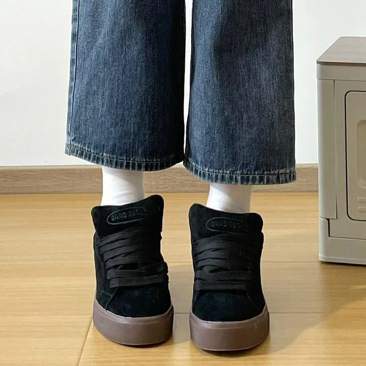 Damen Sneakers im sportiven Design mit weichem Veloursleder und modischen Akzenten Heidi Mode - Image 5