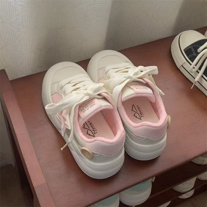 Damen Sneakers im sportlich-eleganten Design mit dekorativem Knopf und gepolsterter Innensohle Heidi Mode - Image 5