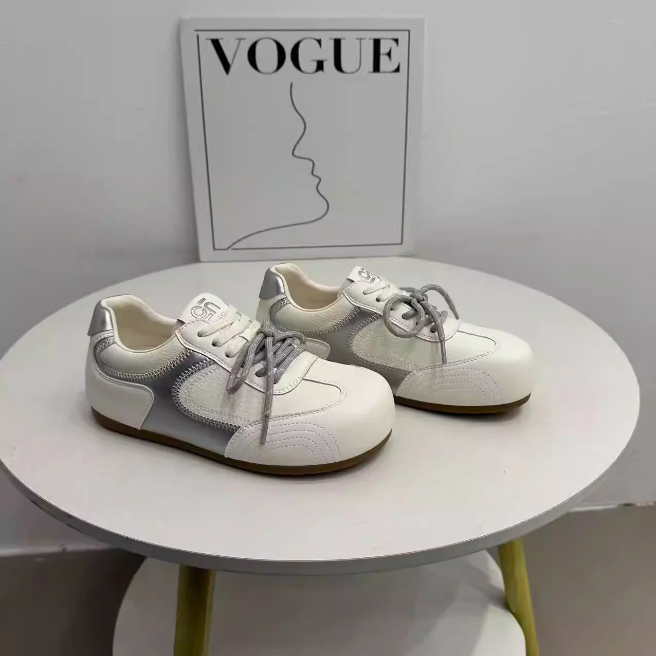Damen Sneakers im sportlichen Retro-Design mit atmungsaktiver Oberfläche und rutschfester Sohle Heidi Mode - Image 2
