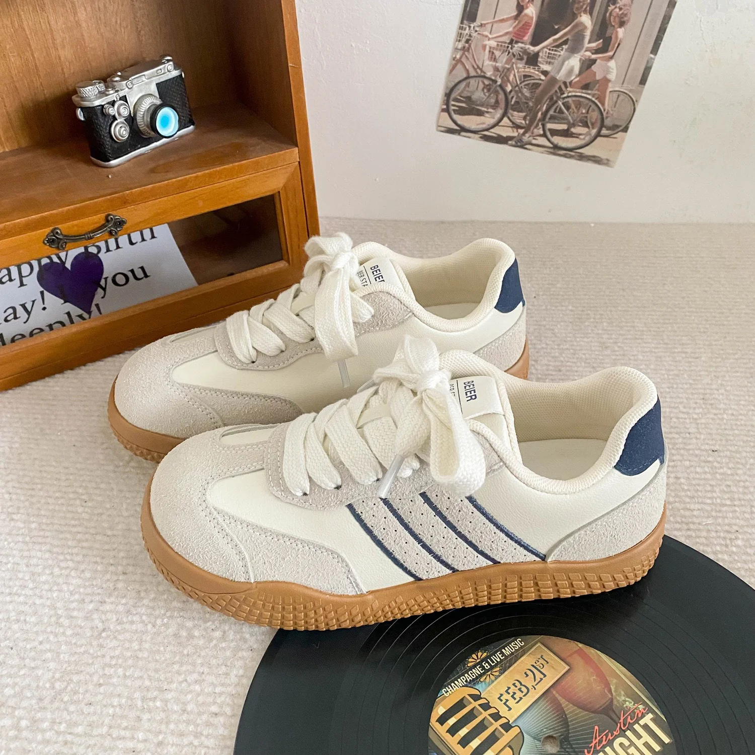 Damen Sneakers im sportlichen Retro-Stil mit atmungsaktiver Obermaterialstruktur und rutschfester Sohle Heidi Mode - Image 2