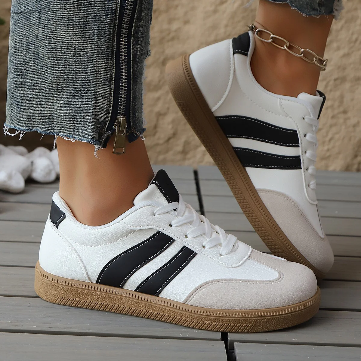 Damen Sneakers im sportlichen Retro-Stil mit hochwertigem Obermaterial Heidi Mode - Image 2