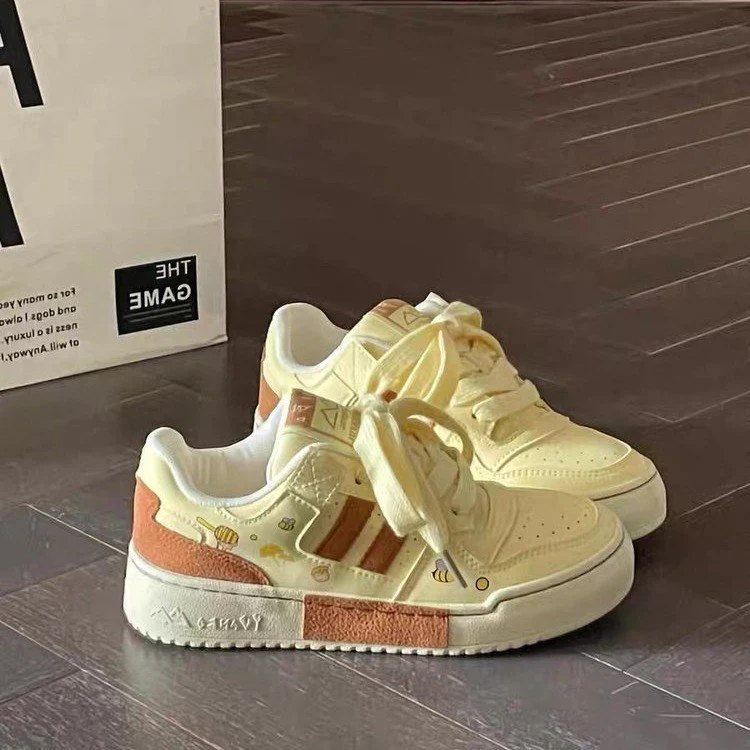 Damen Sneakers im verspielten Design mit bunten Applikationen und bequemer Dämpfung Heidi Mode - Image 2