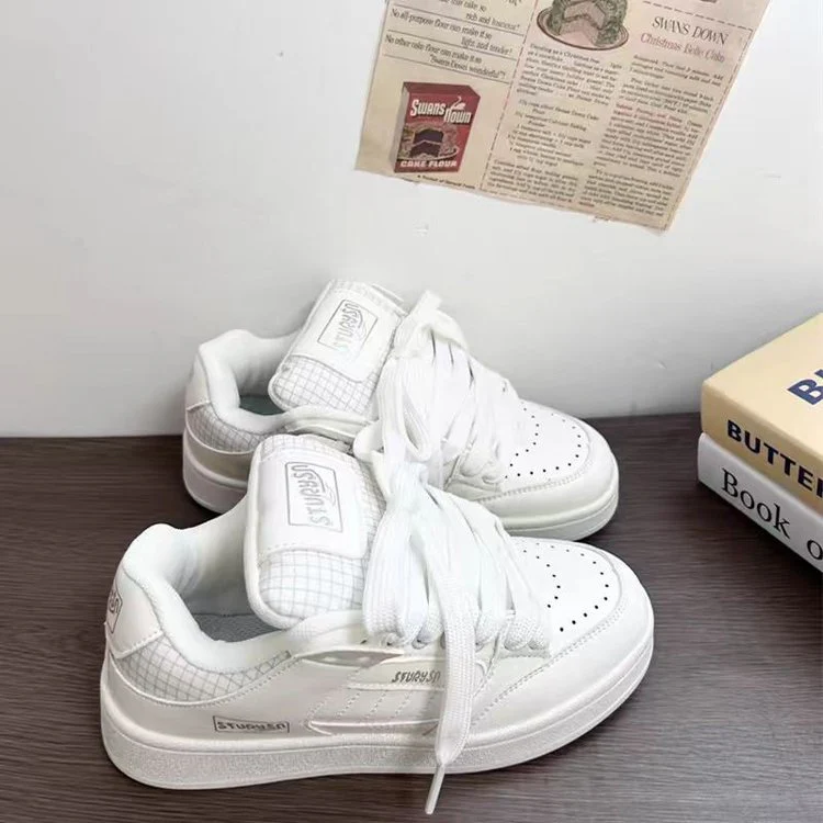 Damen Sneakers im zeitlosen Design mit gepolsterter Zunge und atmungsaktiver Obermaterialstruktur Heidi Mode
