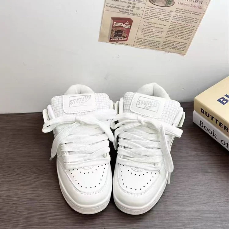 Damen Sneakers im zeitlosen Design mit gepolsterter Zunge und atmungsaktiver Obermaterialstruktur Heidi Mode - Image 4