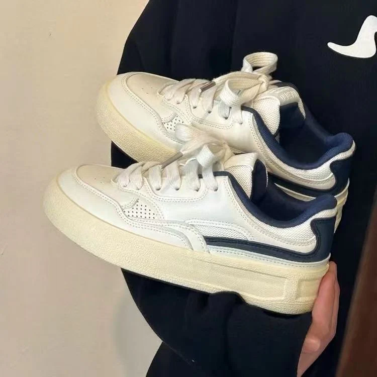 Damen Sneakers im zeitlosen Retro-Stil mit gepolsterter Innensohle und rutschfester Sohle Heidi Mode