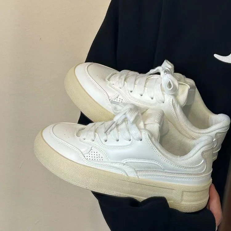 Damen Sneakers im zeitlosen Retro-Stil mit gepolsterter Innensohle und rutschfester Sohle Heidi Mode - Image 7