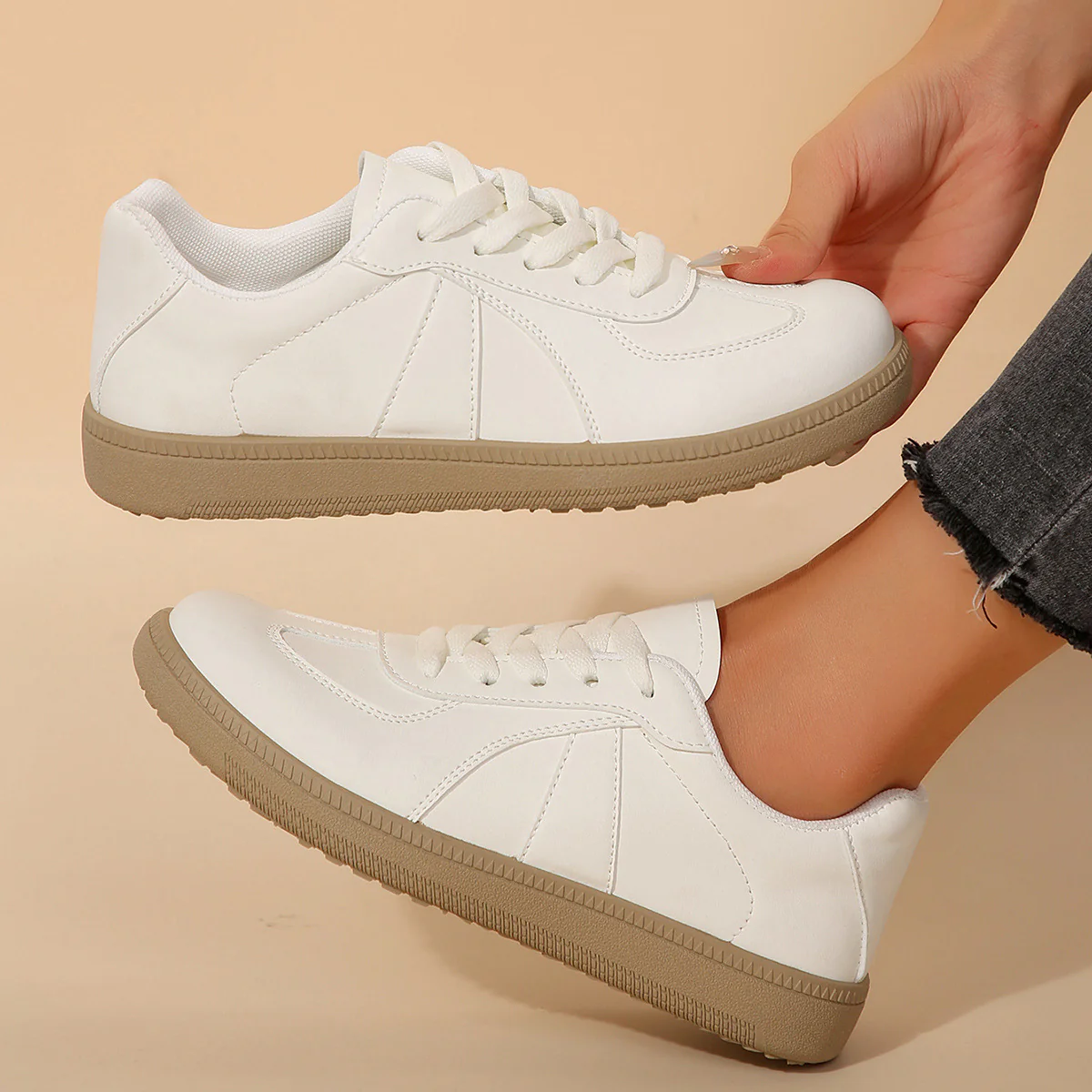 Damen Sneakers mit atmungsaktiver Oberflächenstruktur und rutschfester Sohle Heidi Mode - Image 2