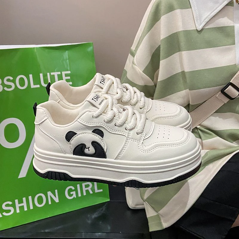 Damen Sneakers mit attraktivem Pandadesign von Heidi Mode - Image 3