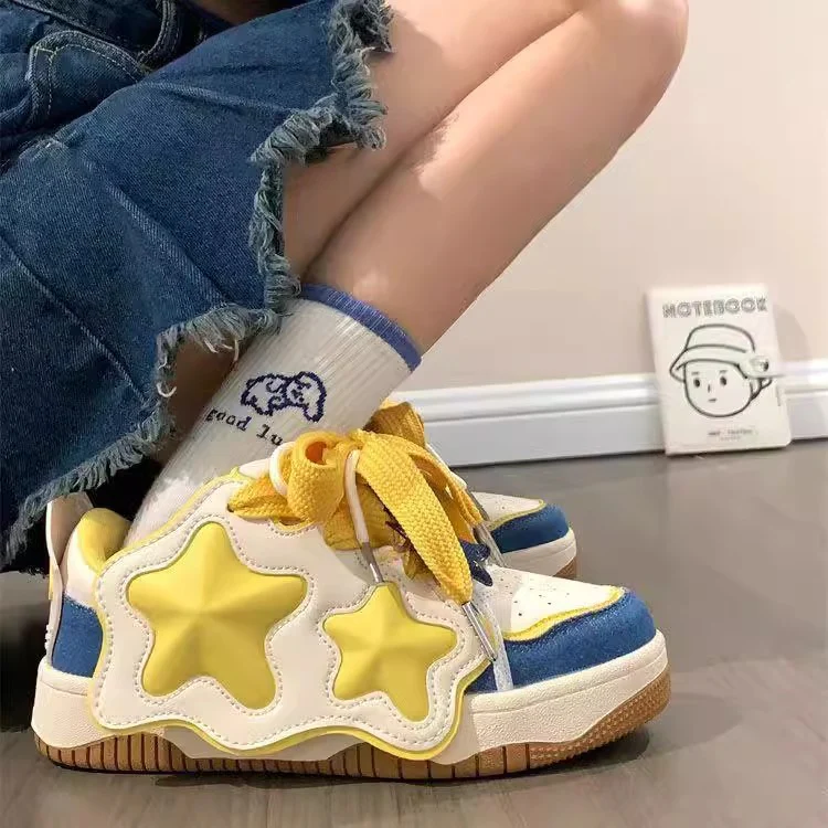 Damen Sneakers mit auffälligem Sternenmotiv und komfortabler Dämpfung Heidi Mode