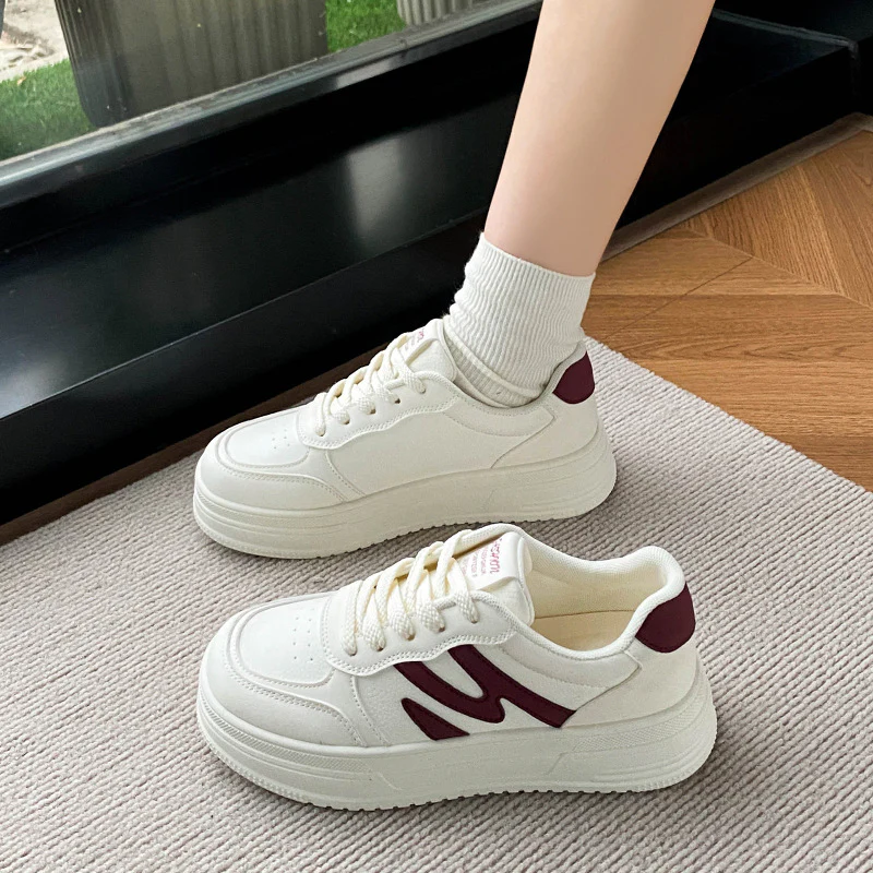 Damen Sneakers mit dicker Komfortsohle und modischem Logo Heidi Mode