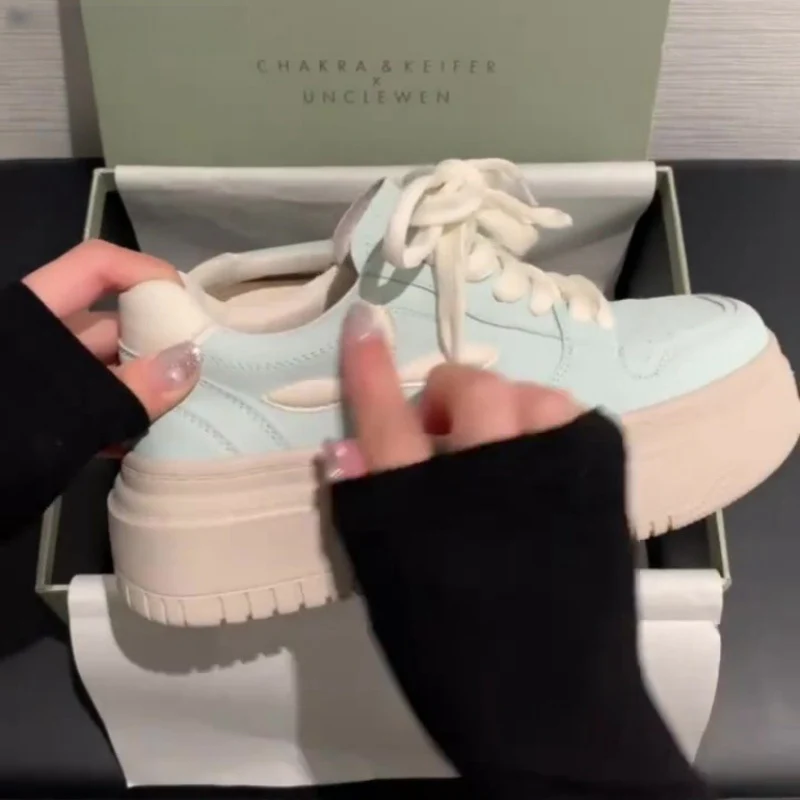 Damen Sneakers mit dicker Plateausohle und atmungsaktivem Obermaterial Heidi Mode - Image 2