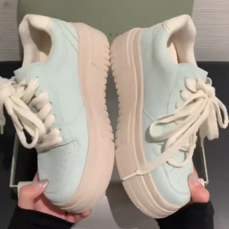 Damen Sneakers mit dicker Plateausohle und atmungsaktivem Obermaterial Heidi Mode - Image 4