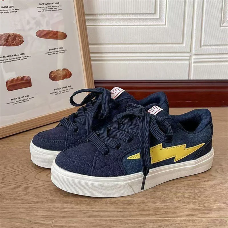 Damen Sneakers mit dynamischem Blitzdesign und bequemer Dämpfung Heidi Mode - Image 3