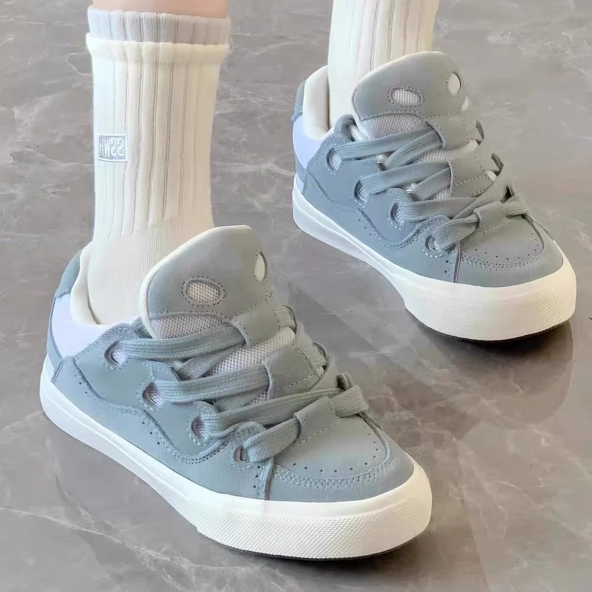 Damen Sneakers mit einzigartigem Schnürsystem und weicher Sohlenkonstruktion Heidi Mode - Image 2