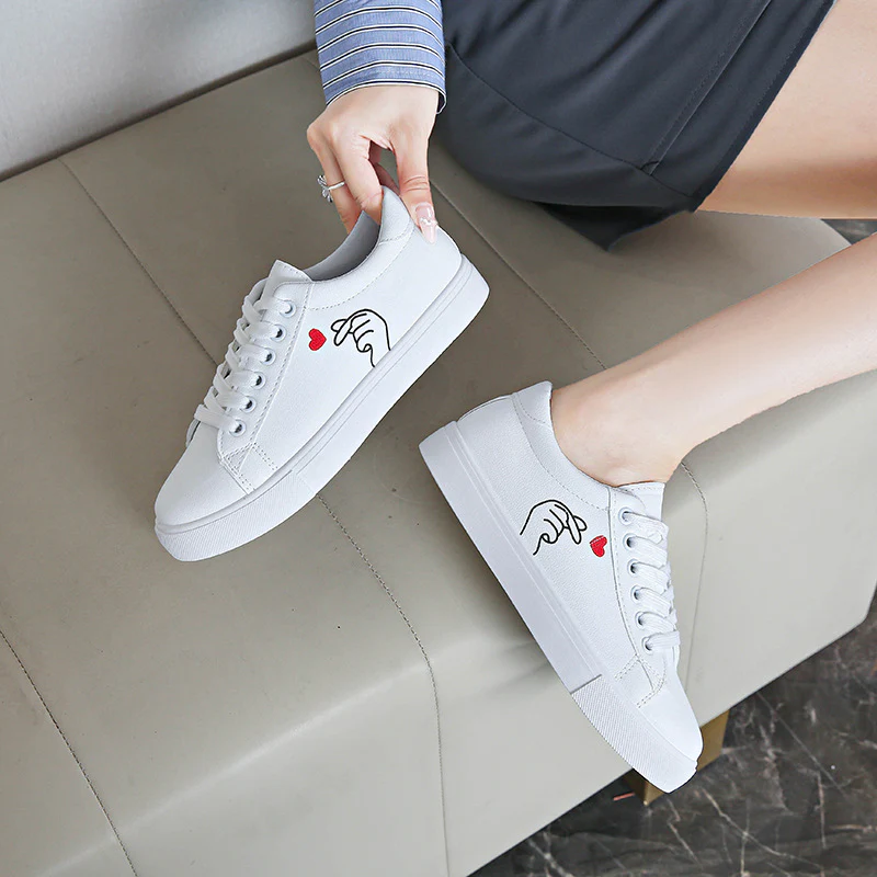 Damen Sneakers mit elegantem Logo und bequemer Sohle Heidi Mode - Image 2