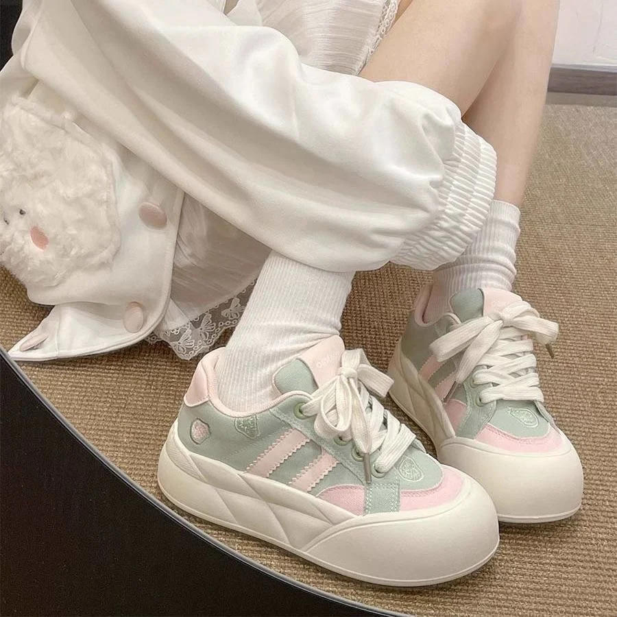 Damen Sneakers mit eleganter Struktur und modischen Details Heidi Mode - Image 2